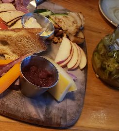 Longtable Beer Cafe